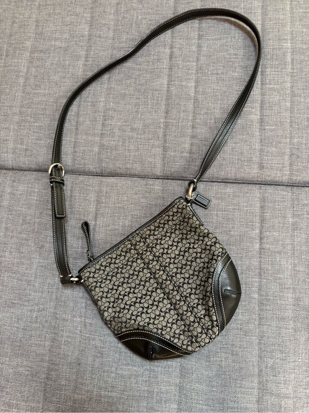 Coach Soho Mini Signature Swingpack Black & Gray Mini C Jacquard Vintage Purse